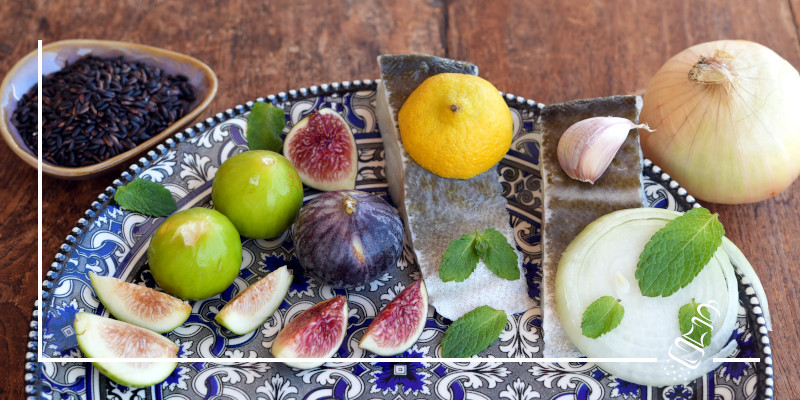 kabeljau an feigensauce mit schwarzem reis