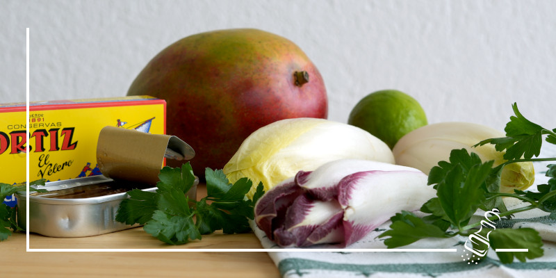 chcoreesalat mit mango und sardellen