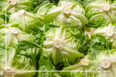 eisbergsalat mit granatapfel