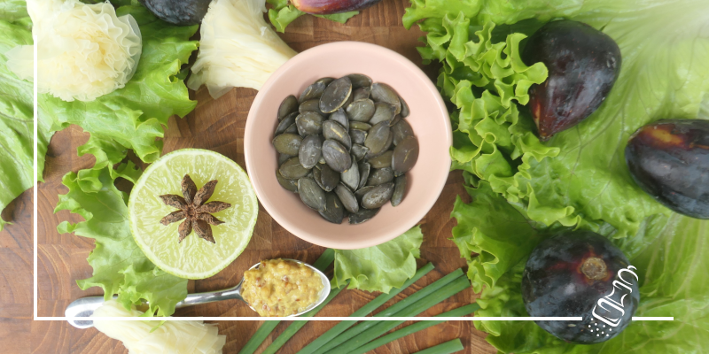 feigen mit tete de moine auf salat