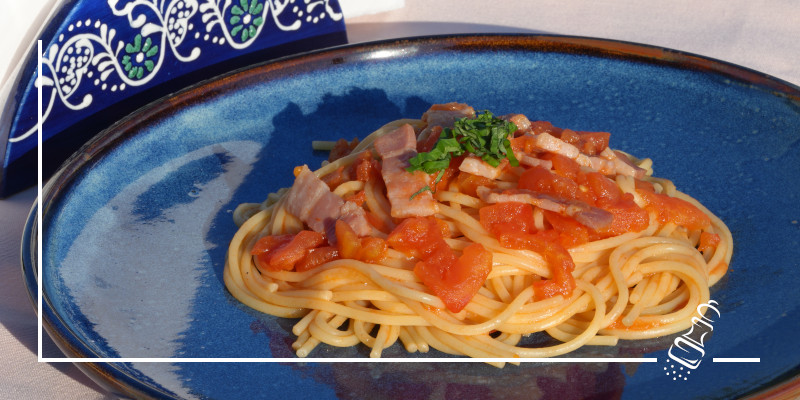 spaghetti mit tomaten und speck
